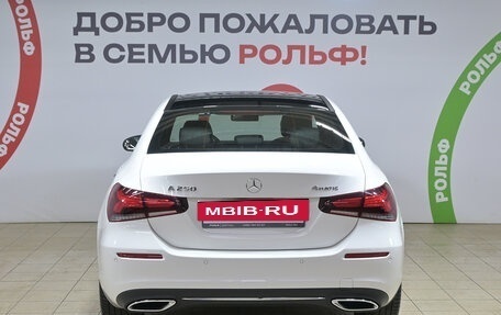 Mercedes-Benz A-Класс, 2020 год, 3 280 000 рублей, 5 фотография