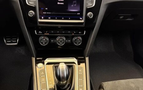 Volkswagen Passat B8 рестайлинг, 2017 год, 2 200 000 рублей, 21 фотография