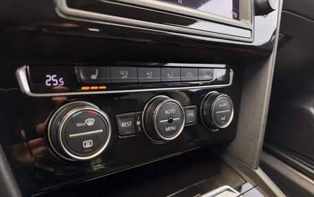 Volkswagen Passat B8 рестайлинг, 2017 год, 2 200 000 рублей, 23 фотография