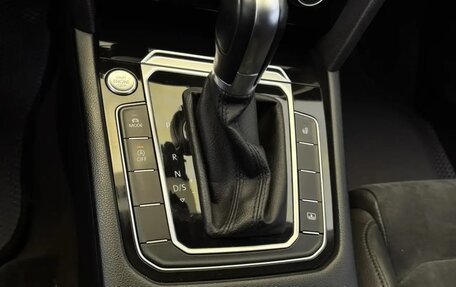 Volkswagen Passat B8 рестайлинг, 2017 год, 2 200 000 рублей, 24 фотография