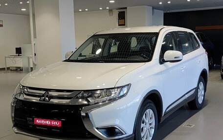 Mitsubishi Outlander III рестайлинг 3, 2017 год, 1 850 000 рублей, 5 фотография