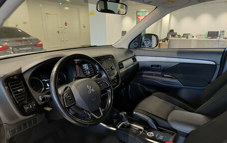 Mitsubishi Outlander III рестайлинг 3, 2017 год, 1 850 000 рублей, 20 фотография