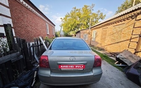 Toyota Avensis III рестайлинг, 2006 год, 580 000 рублей, 2 фотография