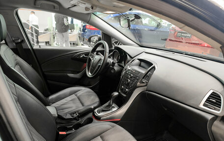 Opel Astra J, 2013 год, 750 000 рублей, 13 фотография
