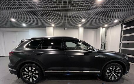 Volkswagen Touareg III, 2019 год, 4 999 000 рублей, 2 фотография