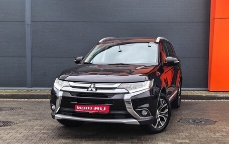 Mitsubishi Outlander III рестайлинг 3, 2015 год, 1 999 000 рублей, 1 фотография