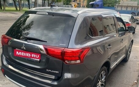 Mitsubishi Outlander III рестайлинг 3, 2018 год, 1 885 000 рублей, 5 фотография