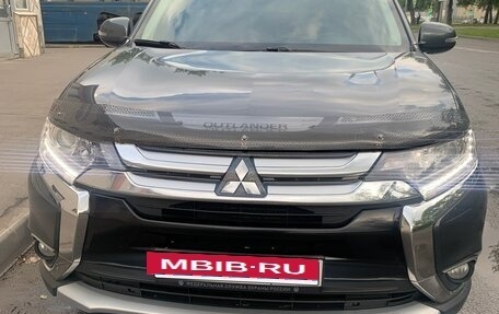 Mitsubishi Outlander III рестайлинг 3, 2018 год, 1 885 000 рублей, 7 фотография