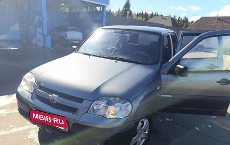 Chevrolet Niva I рестайлинг, 2011 год, 378 000 рублей, 2 фотография