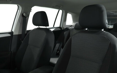 Volkswagen Tiguan II, 2021 год, 2 649 000 рублей, 17 фотография