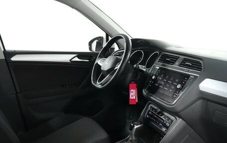 Volkswagen Tiguan II, 2021 год, 2 649 000 рублей, 9 фотография