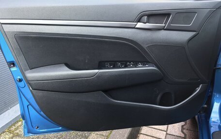 Hyundai Elantra VI рестайлинг, 2017 год, 1 599 000 рублей, 11 фотография