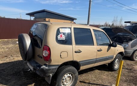 Chevrolet Niva I рестайлинг, 2004 год, 220 000 рублей, 2 фотография