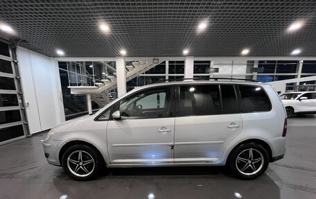 Volkswagen Touran III, 2010 год, 584 000 рублей, 6 фотография