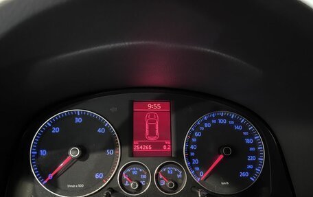 Volkswagen Touran III, 2010 год, 584 000 рублей, 11 фотография