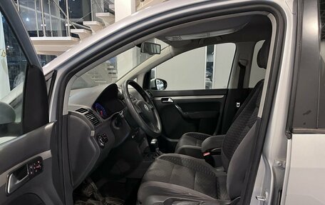 Volkswagen Touran III, 2010 год, 584 000 рублей, 14 фотография