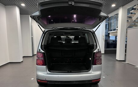Volkswagen Touran III, 2010 год, 584 000 рублей, 32 фотография