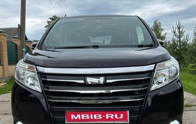 Toyota Noah III, 2015 год, 2 100 000 рублей, 1 фотография