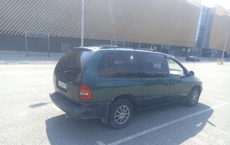Chrysler Town & Country III, 1996 год, 480 000 рублей, 3 фотография