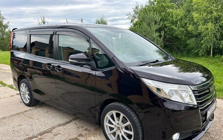 Toyota Noah III, 2015 год, 2 100 000 рублей, 11 фотография