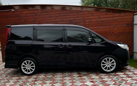 Toyota Noah III, 2015 год, 2 100 000 рублей, 5 фотография