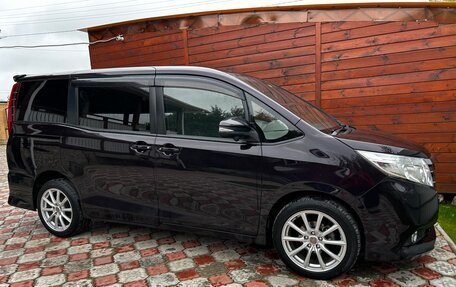 Toyota Noah III, 2015 год, 2 100 000 рублей, 3 фотография