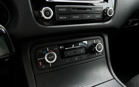 Volkswagen Touareg III, 2012 год, 1 815 000 рублей, 10 фотография