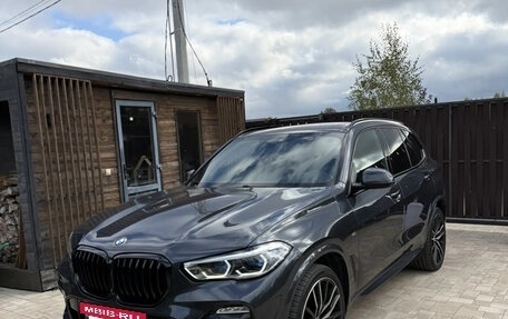 BMW X5, 2019 год, 6 850 000 рублей, 2 фотография