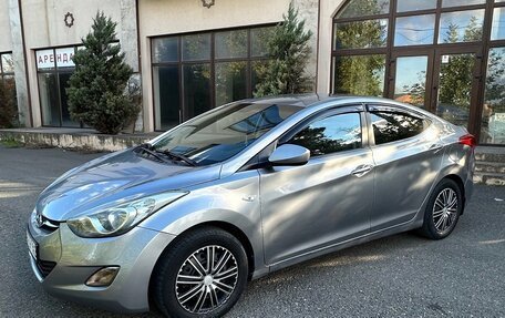 Hyundai Elantra V, 2012 год, 735 000 рублей, 2 фотография
