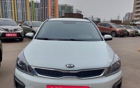 KIA Rio IV, 2018 год, 1 300 000 рублей, 3 фотография