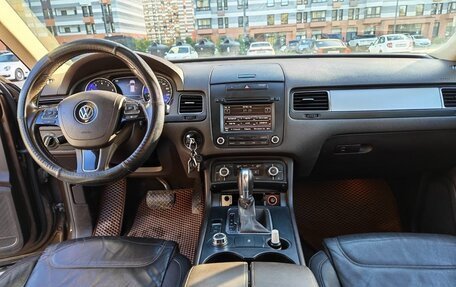 Volkswagen Touareg III, 2012 год, 1 750 000 рублей, 8 фотография