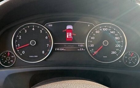 Volkswagen Touareg III, 2012 год, 1 750 000 рублей, 11 фотография