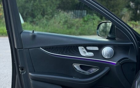 Mercedes-Benz E-Класс, 2020 год, 4 050 000 рублей, 28 фотография