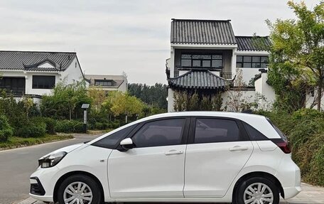 Honda Fit, 2023 год, 1 300 000 рублей, 4 фотография