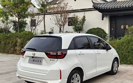 Honda Fit, 2023 год, 1 300 000 рублей, 5 фотография
