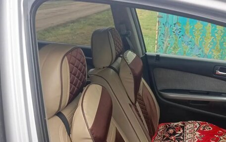 Honda Stream I рестайлинг, 2002 год, 700 000 рублей, 4 фотография