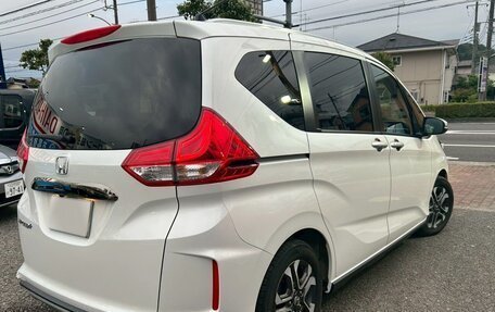 Honda Freed II, 2021 год, 1 170 000 рублей, 3 фотография