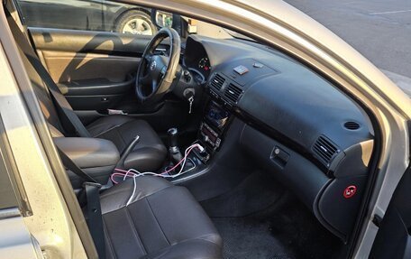 Toyota Avensis III рестайлинг, 2007 год, 750 000 рублей, 7 фотография
