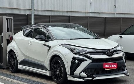 Toyota C-HR I рестайлинг, 2021 год, 1 800 000 рублей, 3 фотография