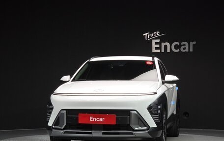 Hyundai Kona, 2023 год, 2 600 000 рублей, 3 фотография