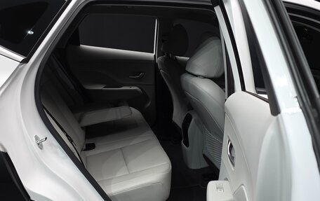 Hyundai Kona, 2023 год, 2 600 000 рублей, 16 фотография