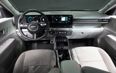 Hyundai Kona, 2023 год, 2 600 000 рублей, 28 фотография