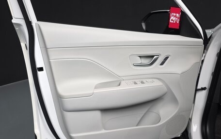 Hyundai Kona, 2023 год, 2 600 000 рублей, 25 фотография