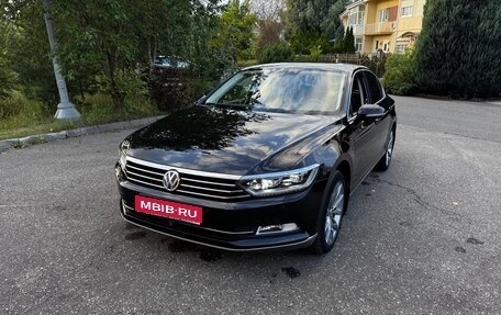 Volkswagen Passat B8 рестайлинг, 2015 год, 1 850 000 рублей, 1 фотография