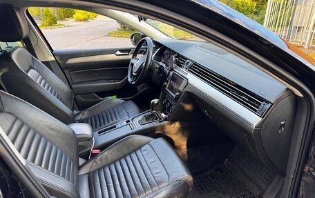 Volkswagen Passat B8 рестайлинг, 2015 год, 1 850 000 рублей, 9 фотография