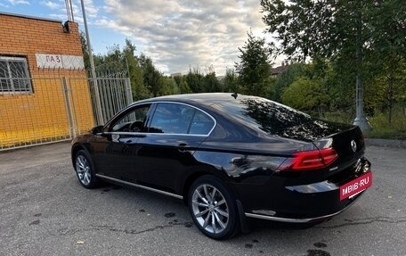 Volkswagen Passat B8 рестайлинг, 2015 год, 1 850 000 рублей, 8 фотография