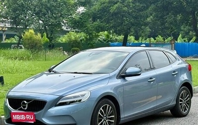 Volvo V40 II рестайлинг, 2019 год, 1 040 000 рублей, 1 фотография