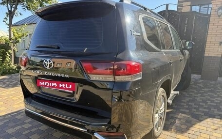 Toyota Land Cruiser 200, 2016 год, 3 990 000 рублей, 7 фотография