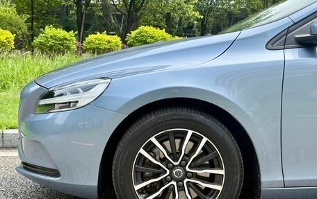 Volvo V40 II рестайлинг, 2019 год, 1 040 000 рублей, 6 фотография