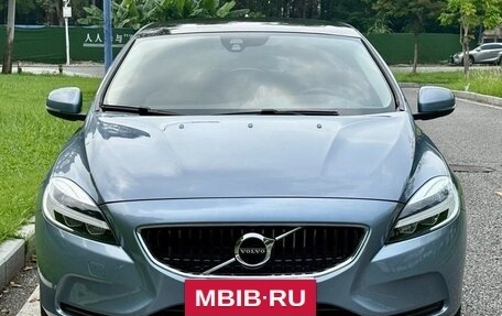Volvo V40 II рестайлинг, 2019 год, 1 040 000 рублей, 3 фотография